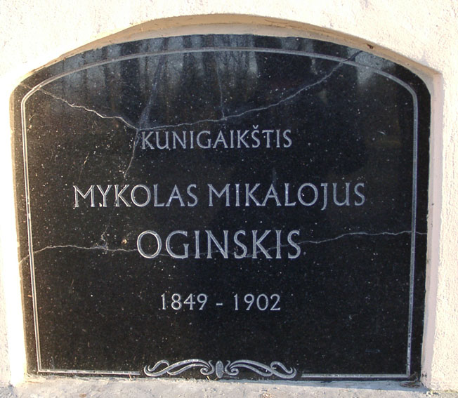 Lenta kunigaikščiui Mykolui Mikalojui Oginskiui (1849–1902) atminti. Danutės Mukienės nuotrauka.