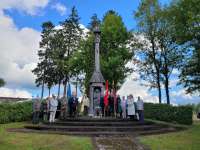 Atminimo žvakių uždegimas Rietavo tremtinių memoriale